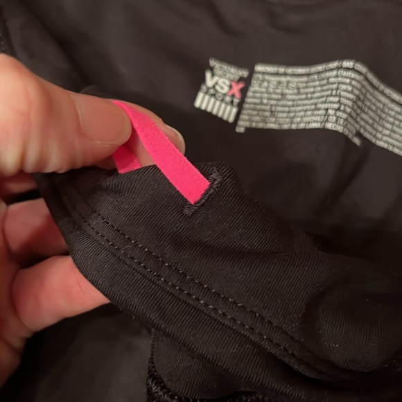 BNWOT Victoria’s secret sport knockout biker shorts - Picture 4 of 13